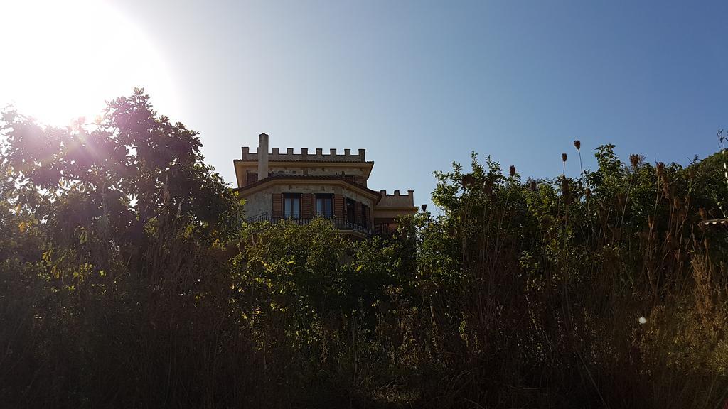 Castello Bellos Tower Keri Exterior photo