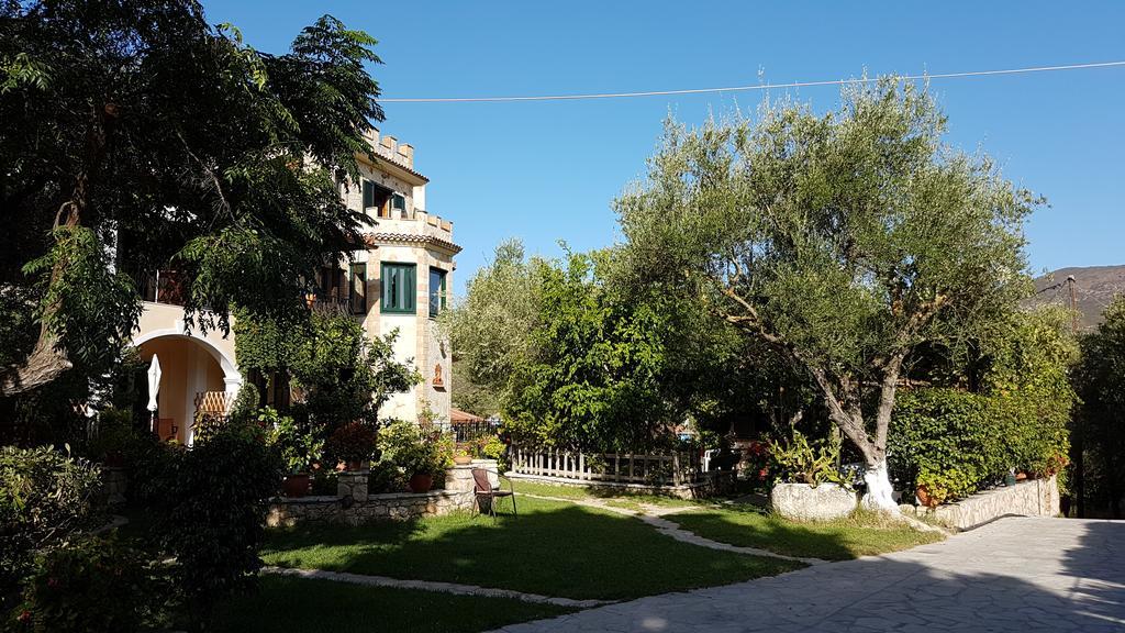 Castello Bellos Tower Keri Exterior photo